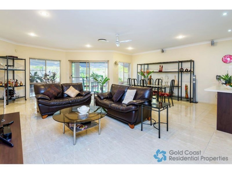 18 Irvine Street, Pacific Pines QLD 4211