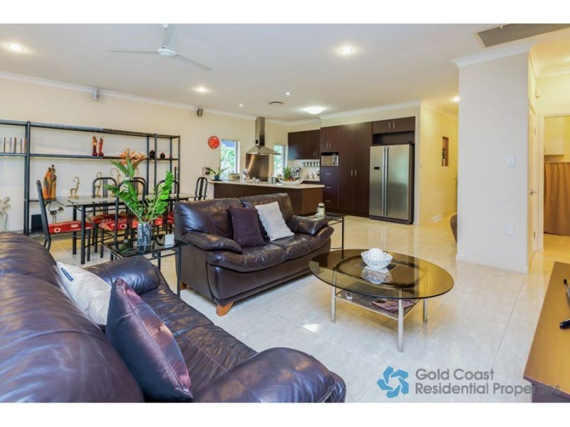 18 Irvine Street, Pacific Pines QLD 4211