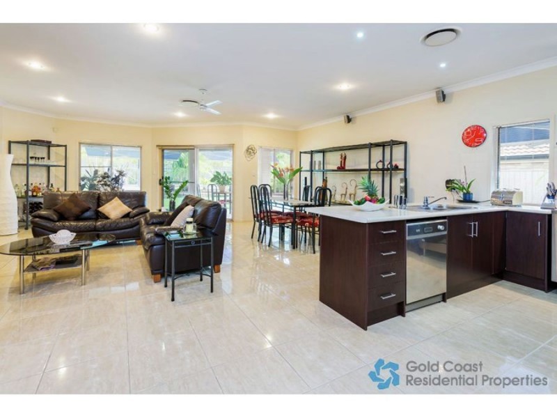 18 Irvine Street, Pacific Pines QLD 4211