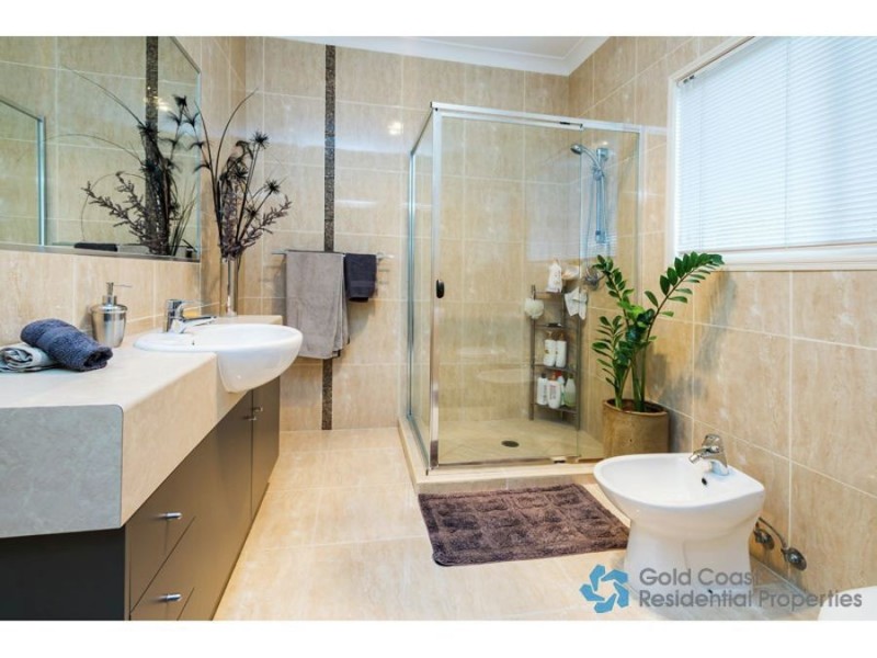 18 Irvine Street, Pacific Pines QLD 4211