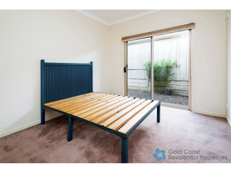18 Irvine Street, Pacific Pines QLD 4211