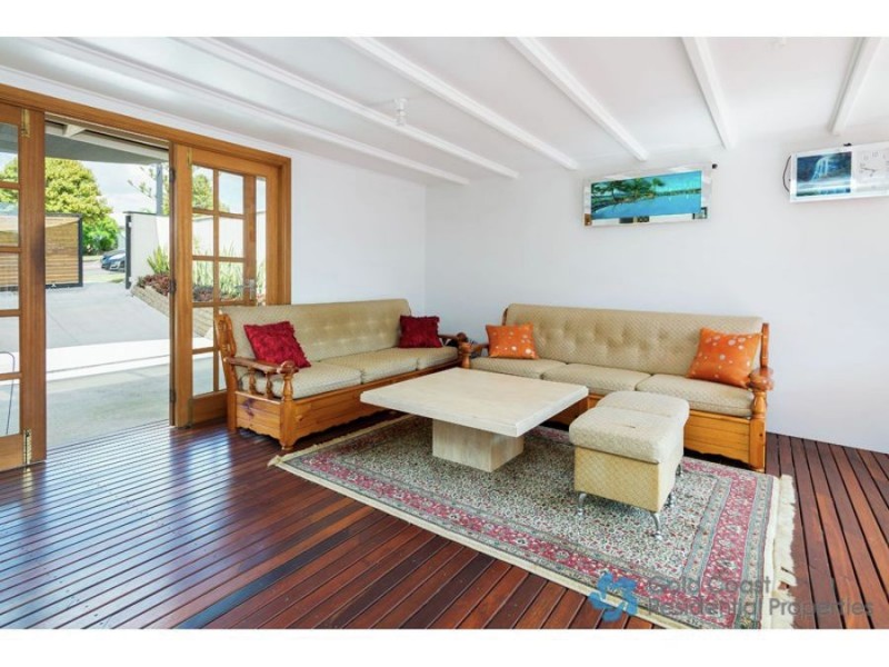 8 Footscray ct, Arundel QLD 4214