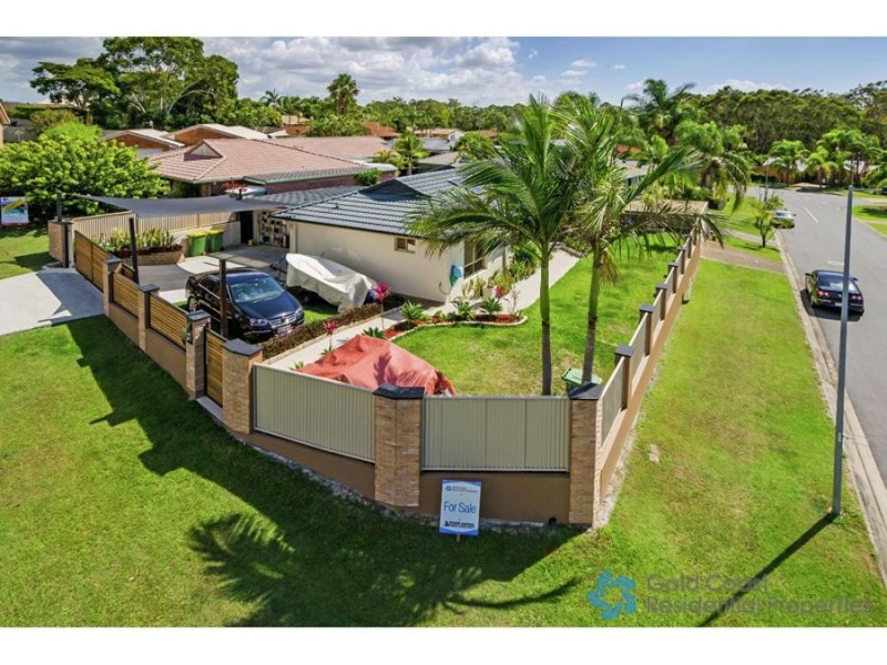 8 Footscray ct, Arundel QLD 4214