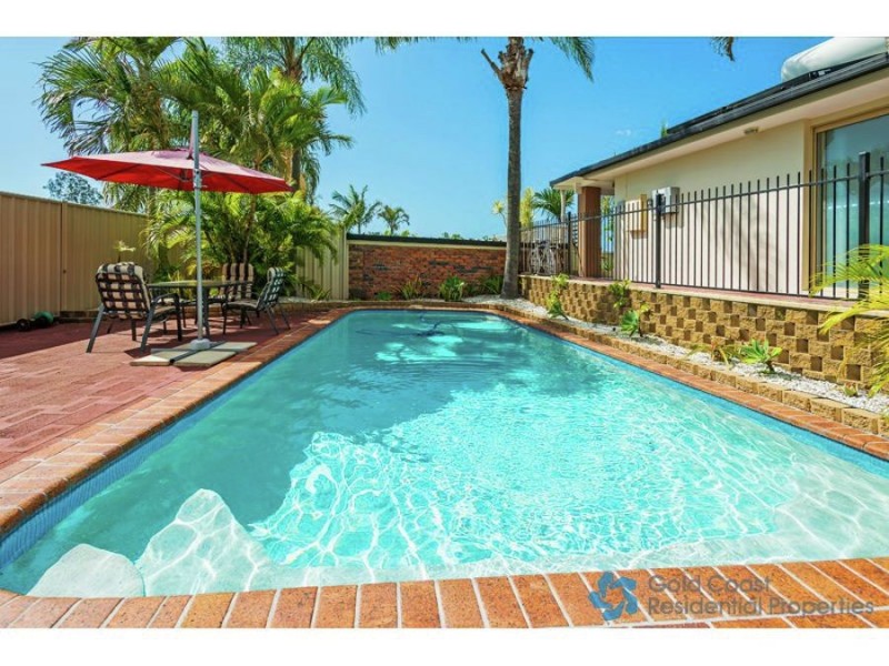 8 Footscray ct, Arundel QLD 4214
