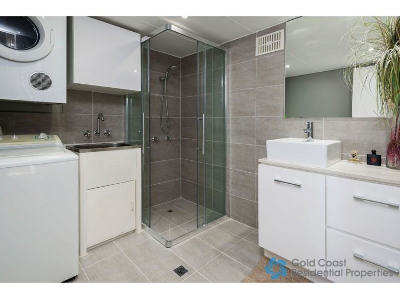 @ Old Burleigh rd, Broadbeach QLD 4218
