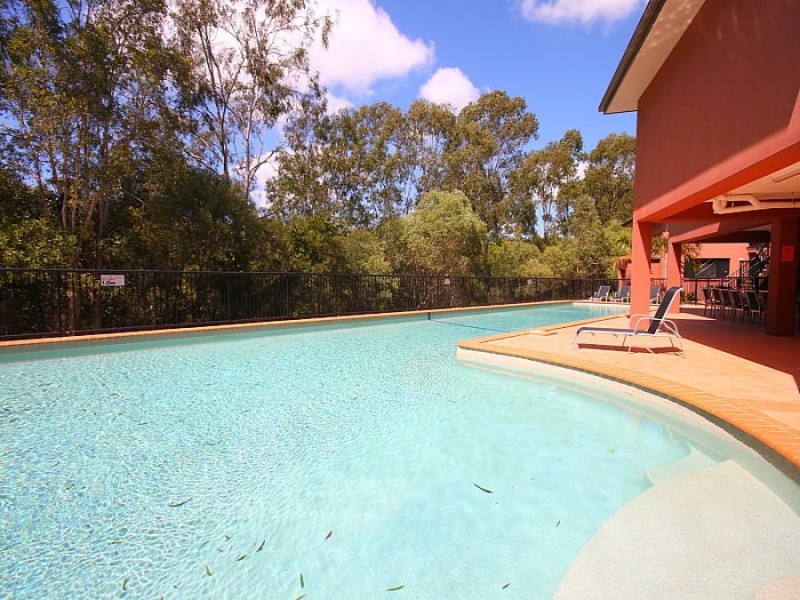 55/7-11 Brown Street, Labrador QLD 4215