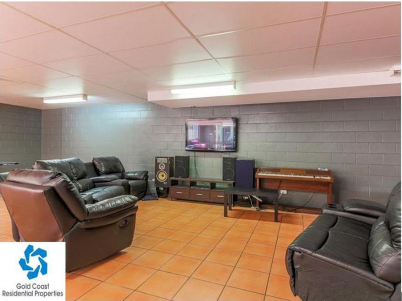 28/7 Brown St, Labrador QLD 4215