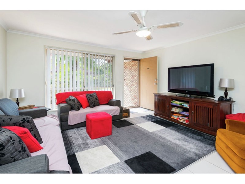 20/1 (Robin Ct) Golden Palms Ct, Ashmore QLD 4214