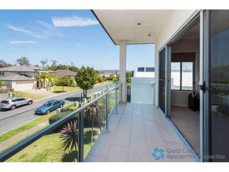 1/30 Heights Drive, Robina QLD 4226