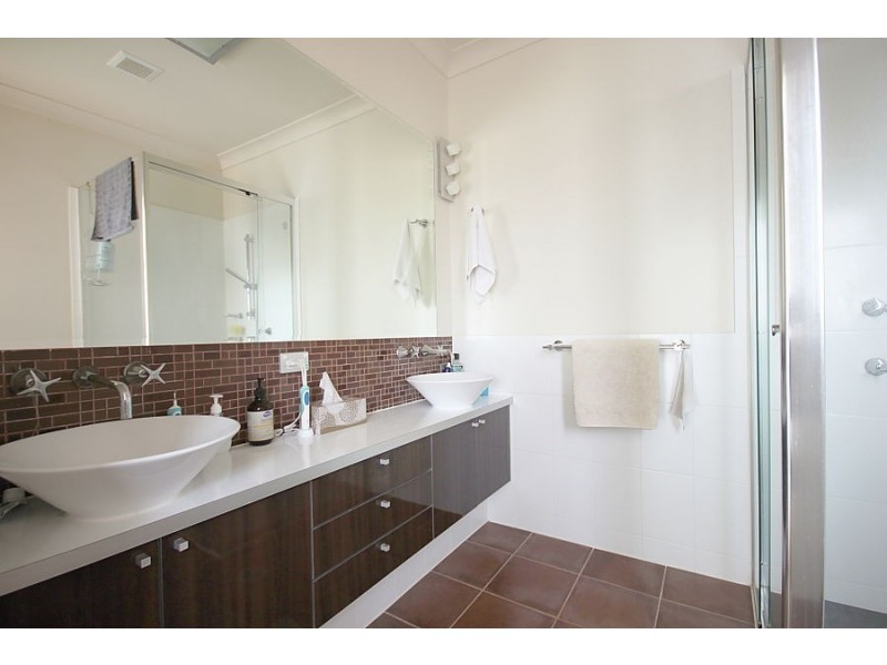 3314 Central Place, Carrara QLD 4211