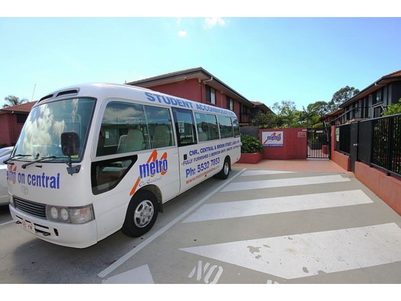 8/7-11 Brown St, Labrador QLD 4215