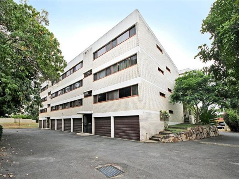 Broadbeach Waters QLD 4218
