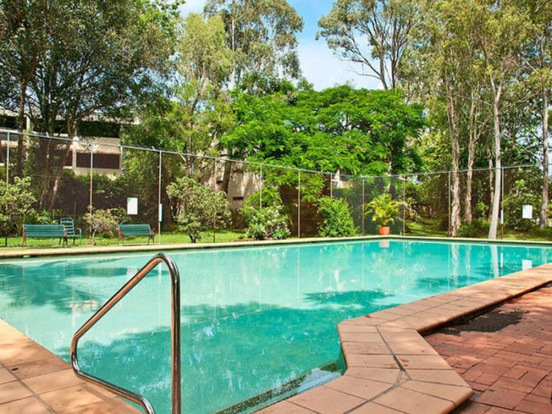 Broadbeach Waters QLD 4218