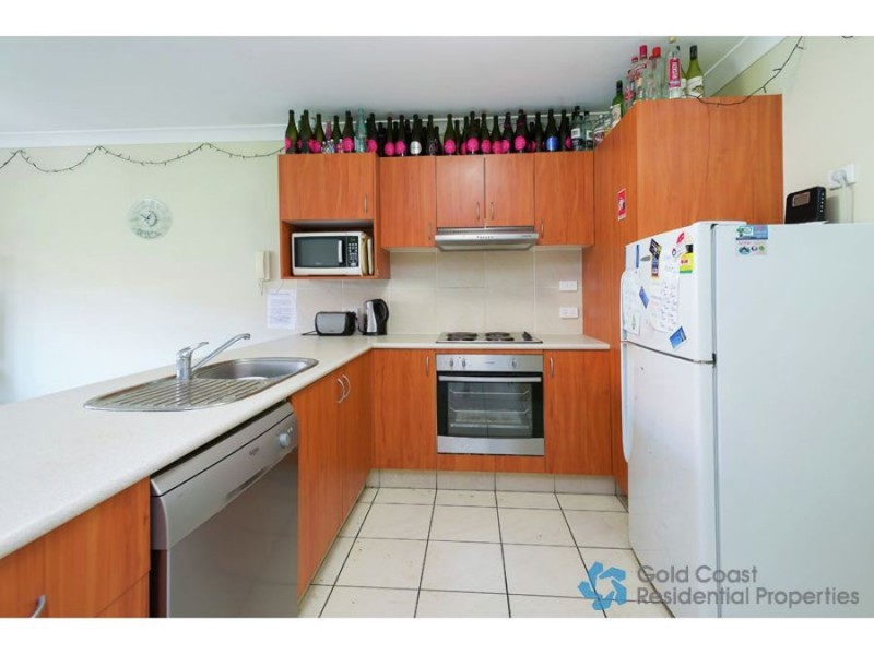 9/7-11 Brown Street, Labrador QLD 4215