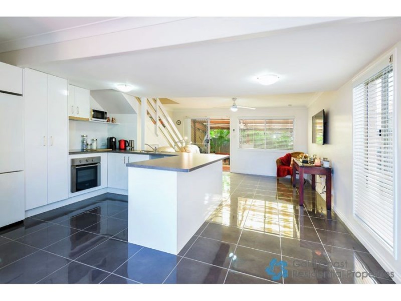 16/81 Olsen Avenue, Labrador QLD 4215
