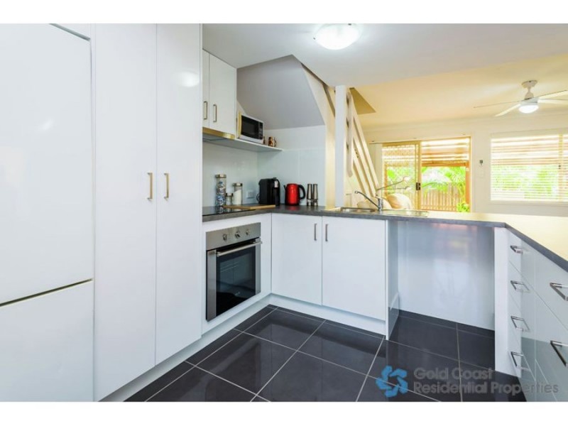 16/81 Olsen Avenue, Labrador QLD 4215