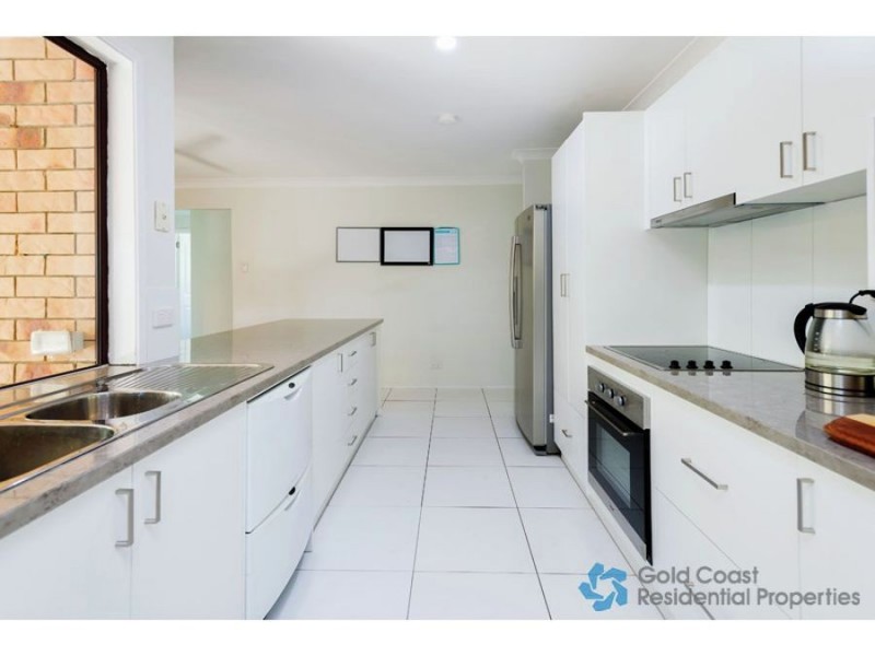 21 Melbourne Rd, Arundel QLD 4214