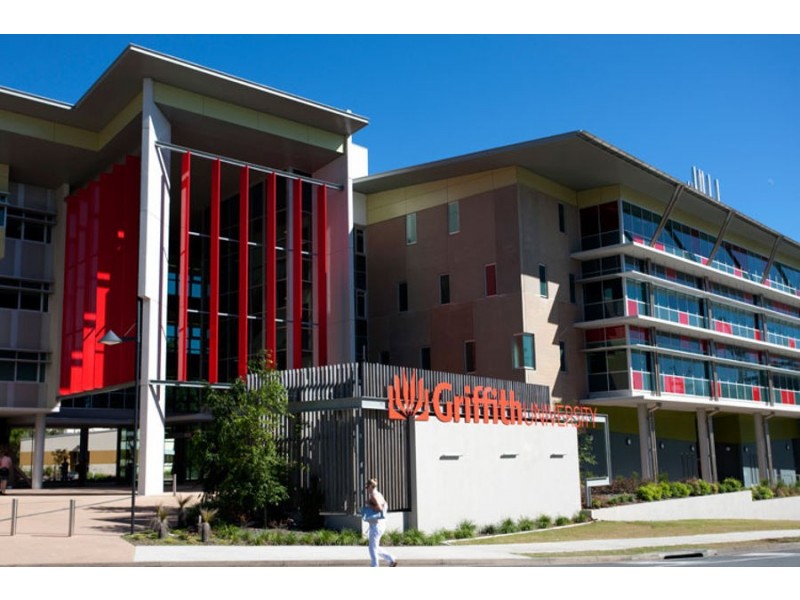 42/7 Brown Street, Labrador QLD 4215