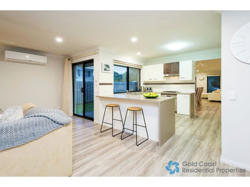 51 Cobb and Co Drive, Oxenford QLD 4210