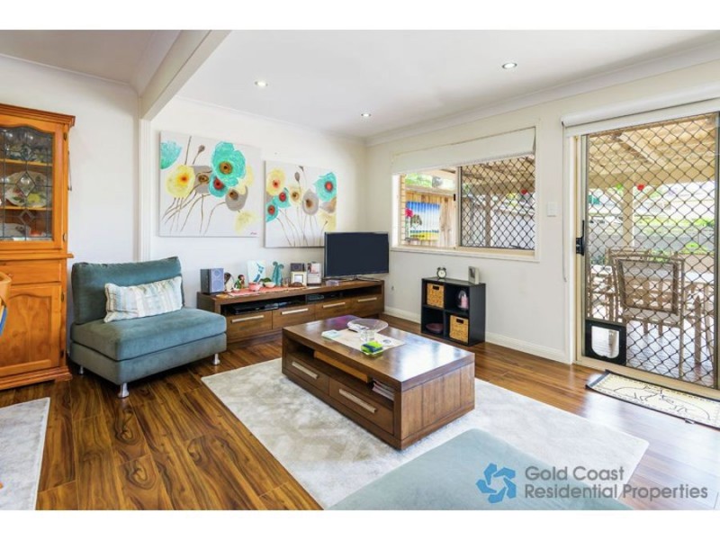 26/81 Olsen Ave, Labrador QLD 4215