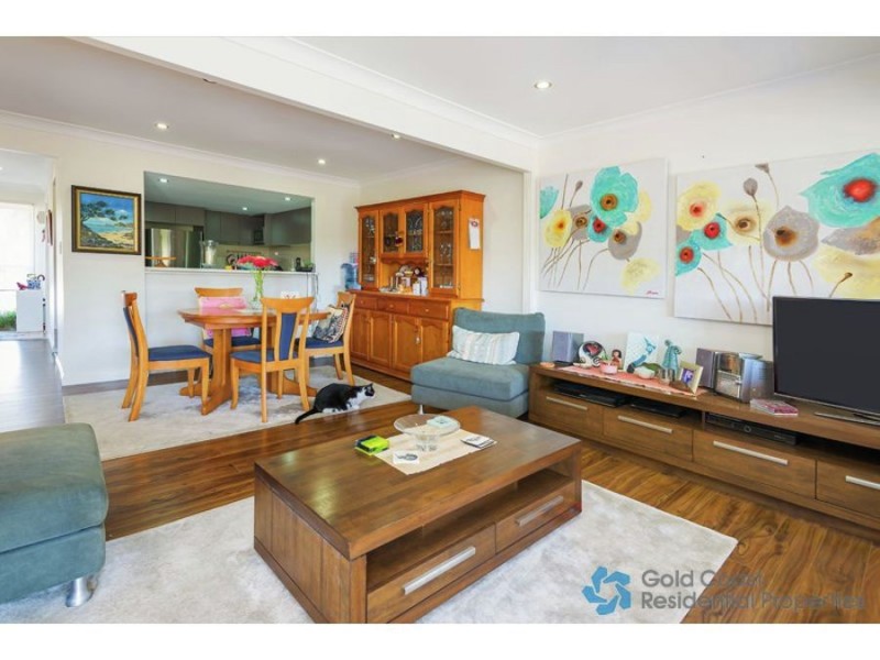 26/81 Olsen Ave, Labrador QLD 4215