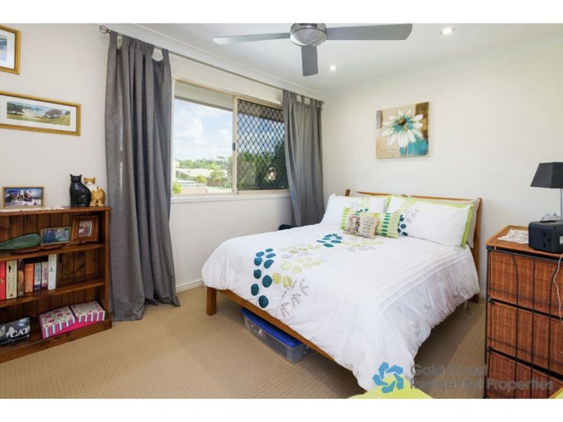 26/81 Olsen Ave, Labrador QLD 4215