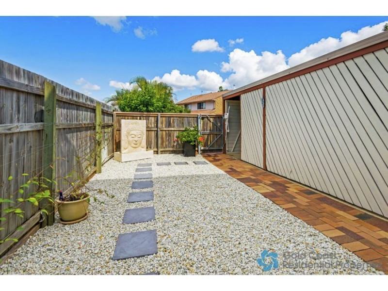 26/81 Olsen Ave, Labrador QLD 4215
