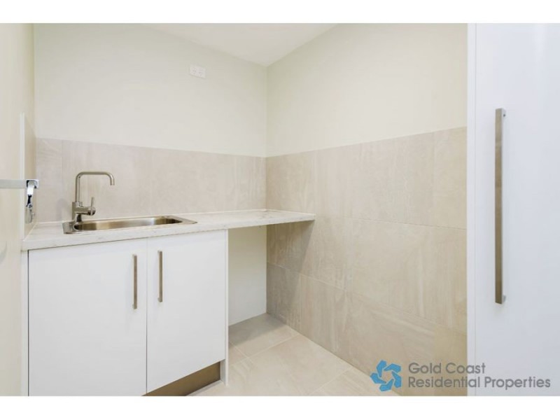 35 “Alexandra Place”, Alexandra Ave, Broadbeach QLD 4218