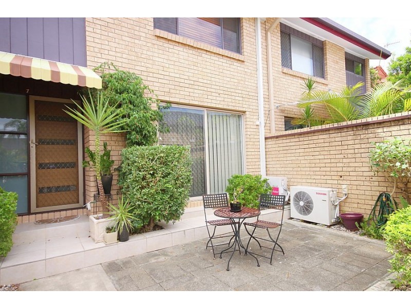 7/7 Aquila Ct, Mermaid Waters QLD 4218