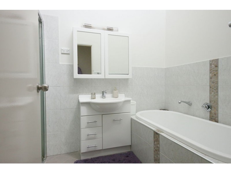 7/7 Aquila Ct, Mermaid Waters QLD 4218