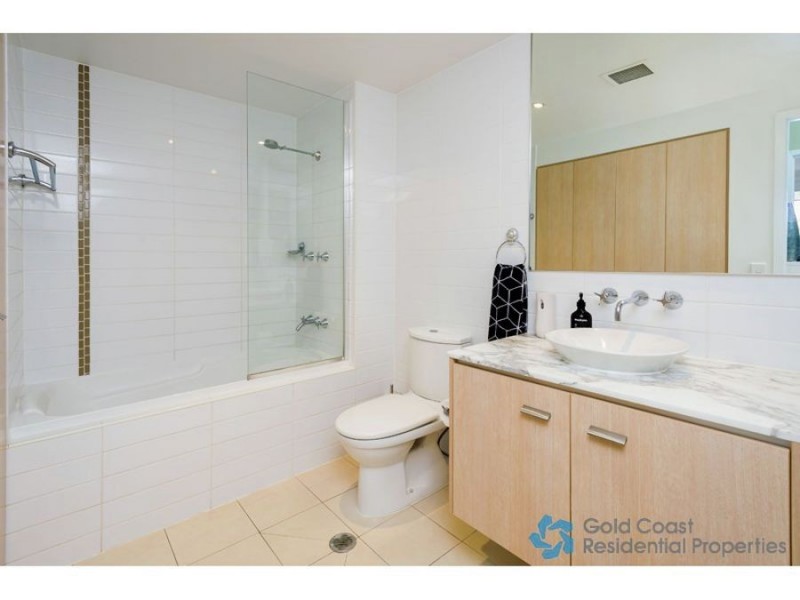 104/1-7 Moores Crescent, Varsity Lakes QLD 4227