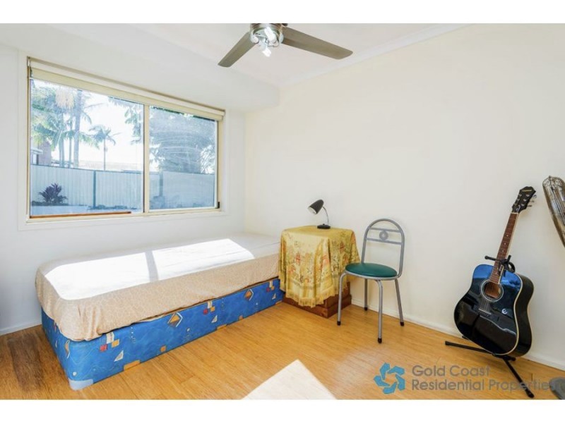 13 Essendon Close, Arundel QLD 4214