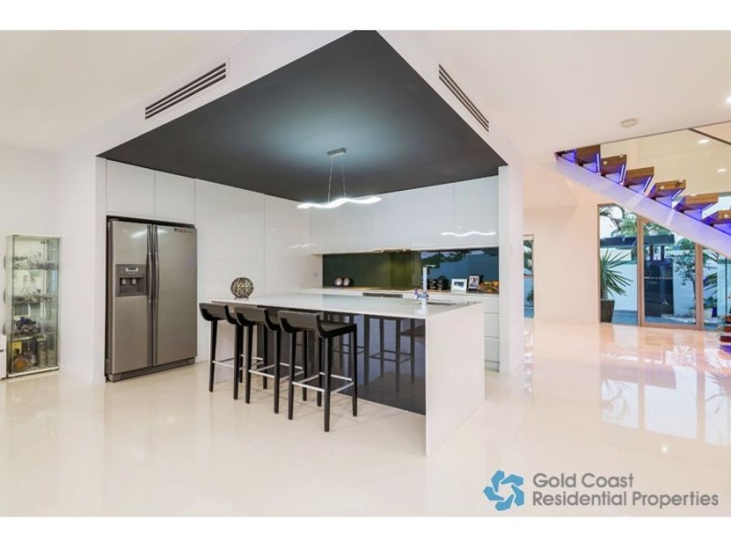 23 Merrimac Blvd, Broadbeach Waters QLD 4218