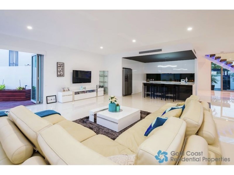 23 Merrimac Blvd, Broadbeach Waters QLD 4218