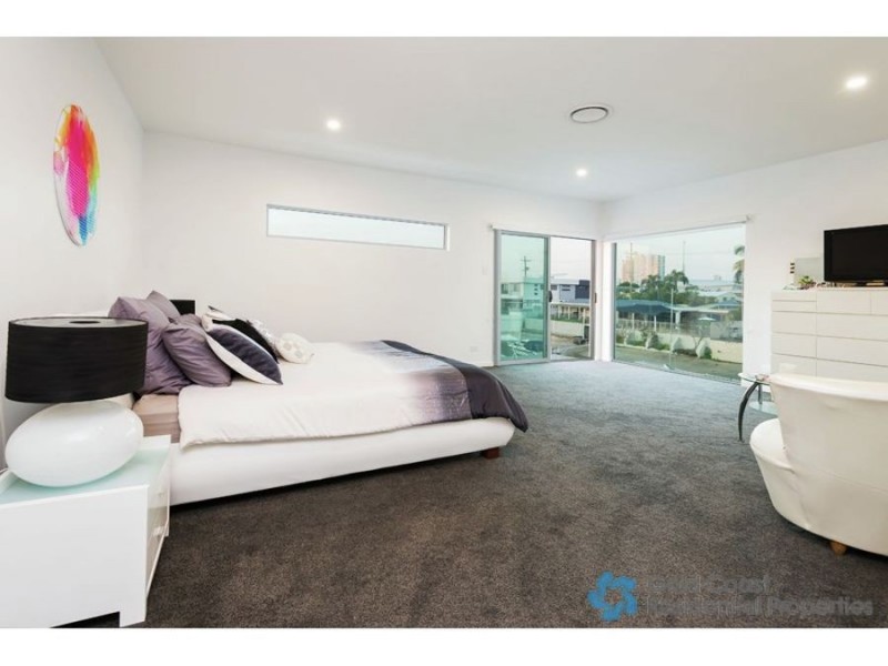 23 Merrimac Blvd, Broadbeach Waters QLD 4218