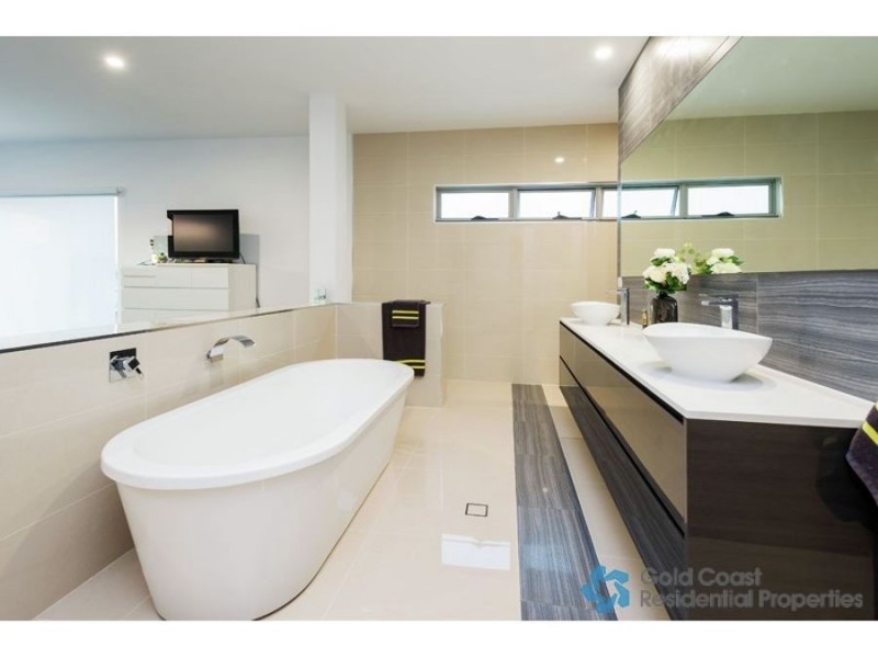 23 Merrimac Blvd, Broadbeach Waters QLD 4218