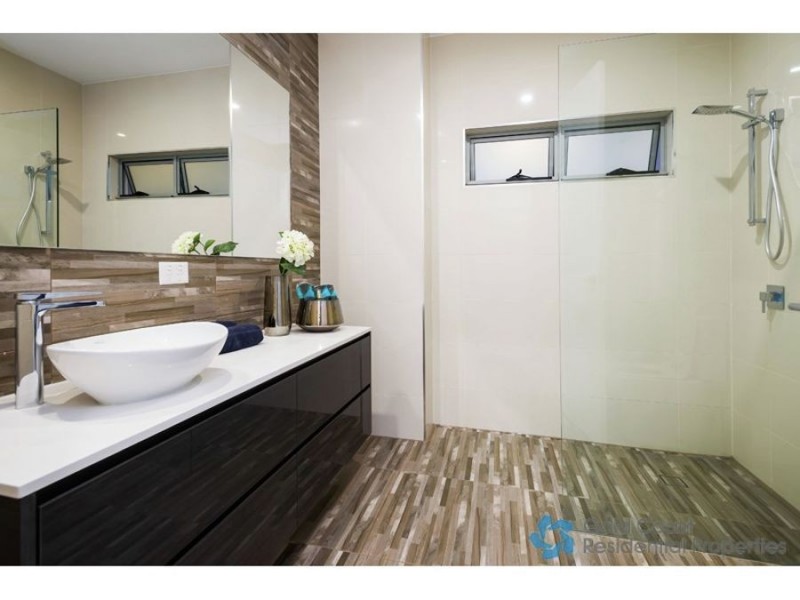 23 Merrimac Blvd, Broadbeach Waters QLD 4218