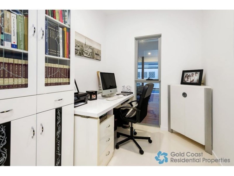 23 Merrimac Blvd, Broadbeach Waters QLD 4218