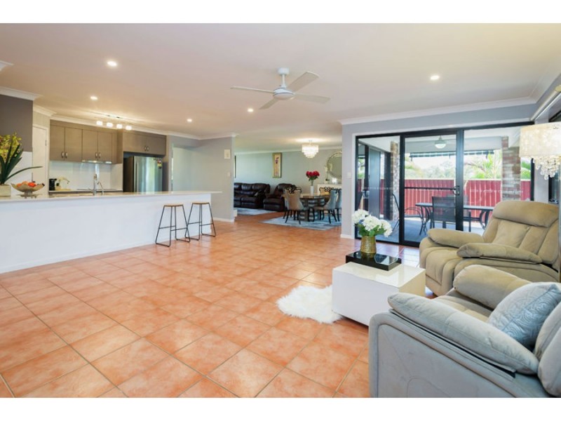43 Zane Street, Molendinar QLD 4214