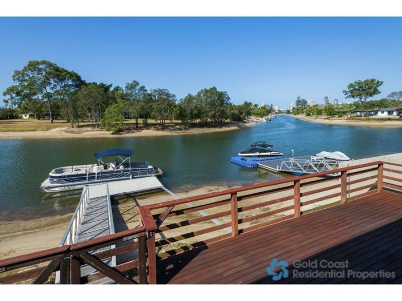 65 Bermuda Street, Broadbeach Waters QLD 4218