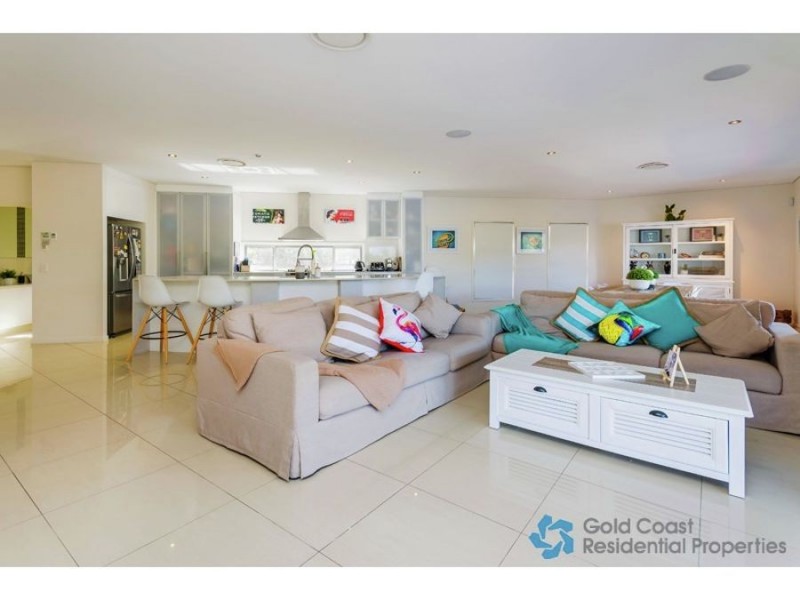 65 Bermuda Street, Broadbeach Waters QLD 4218