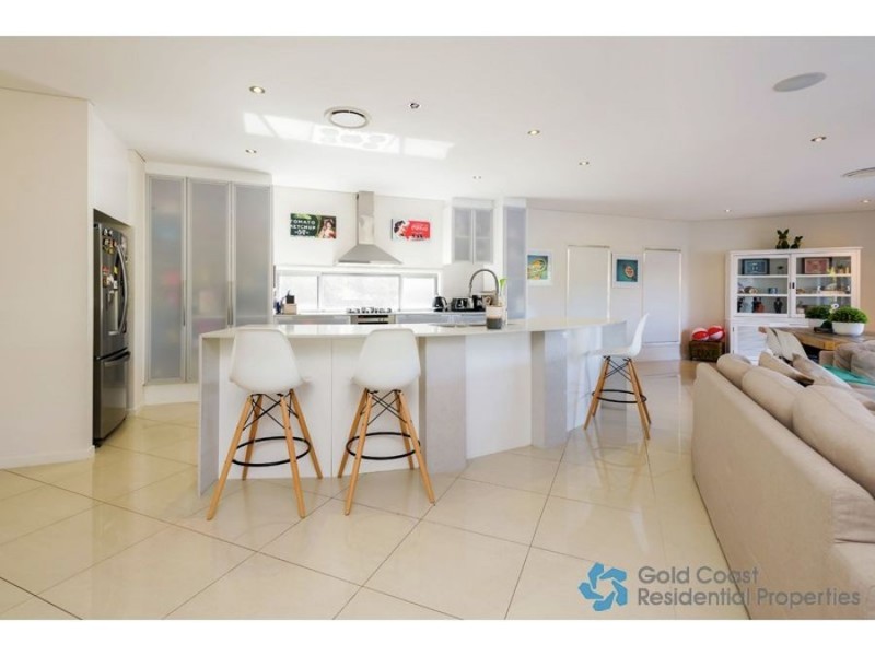 65 Bermuda Street, Broadbeach Waters QLD 4218