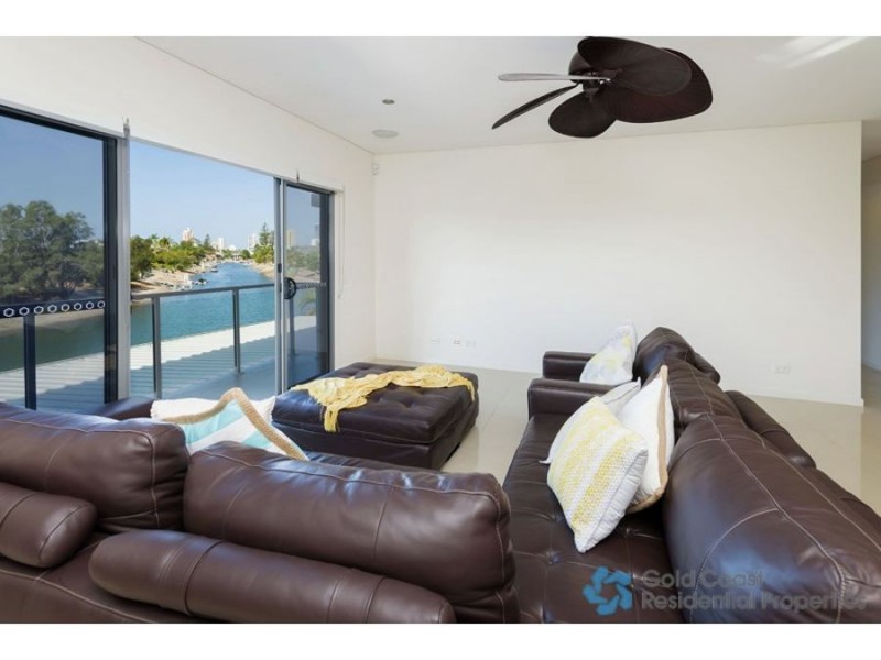 65 Bermuda Street, Broadbeach Waters QLD 4218