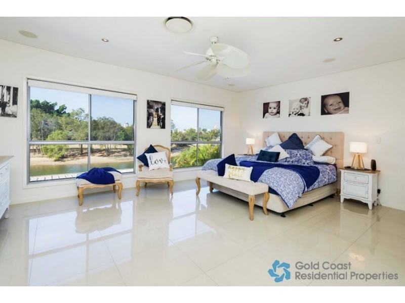 65 Bermuda Street, Broadbeach Waters QLD 4218