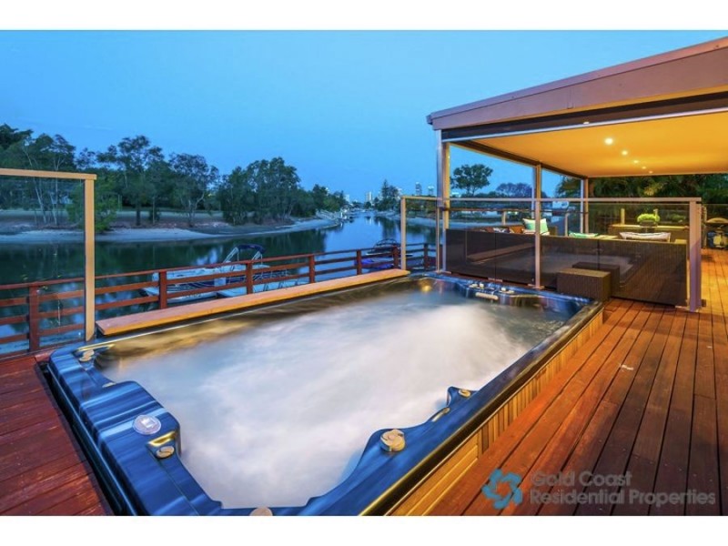 65 Bermuda Street, Broadbeach Waters QLD 4218