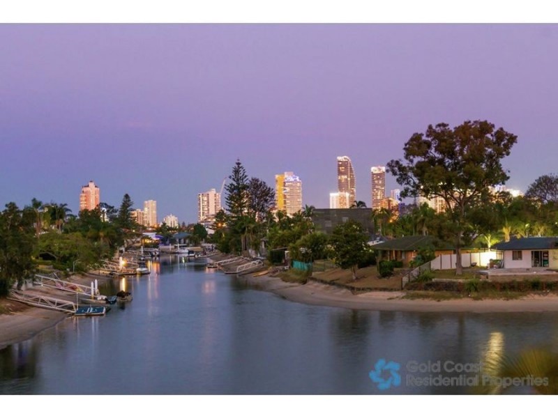 65 Bermuda Street, Broadbeach Waters QLD 4218