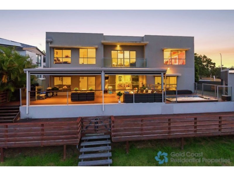 65 Bermuda Street, Broadbeach Waters QLD 4218