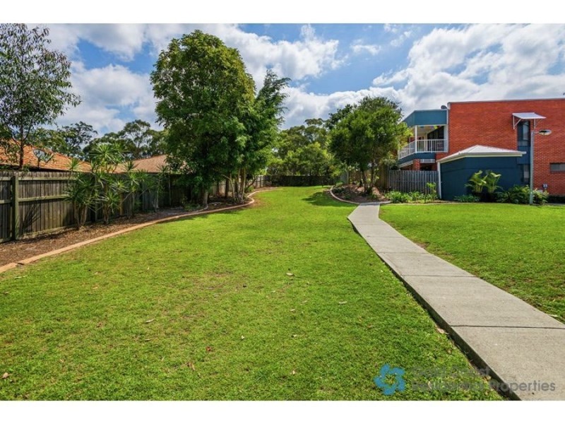 8/170 Whiting Street, “Madorri Villas”, Labrador QLD 4215