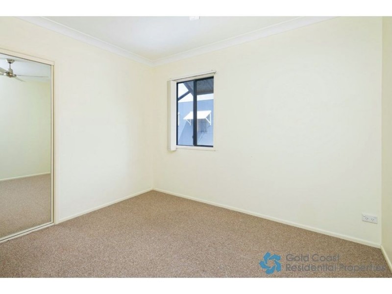 8/170 Whiting Street, “Madorri Villas”, Labrador QLD 4215