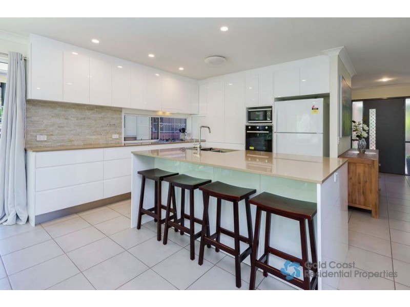 62 Cobb and Co. Drive, Oxenford QLD 4210